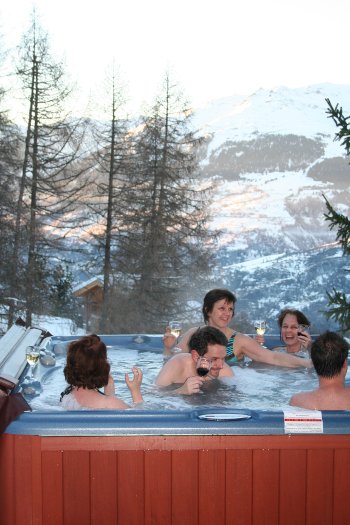 Chalet Joie de Vie, Hot Tub outside